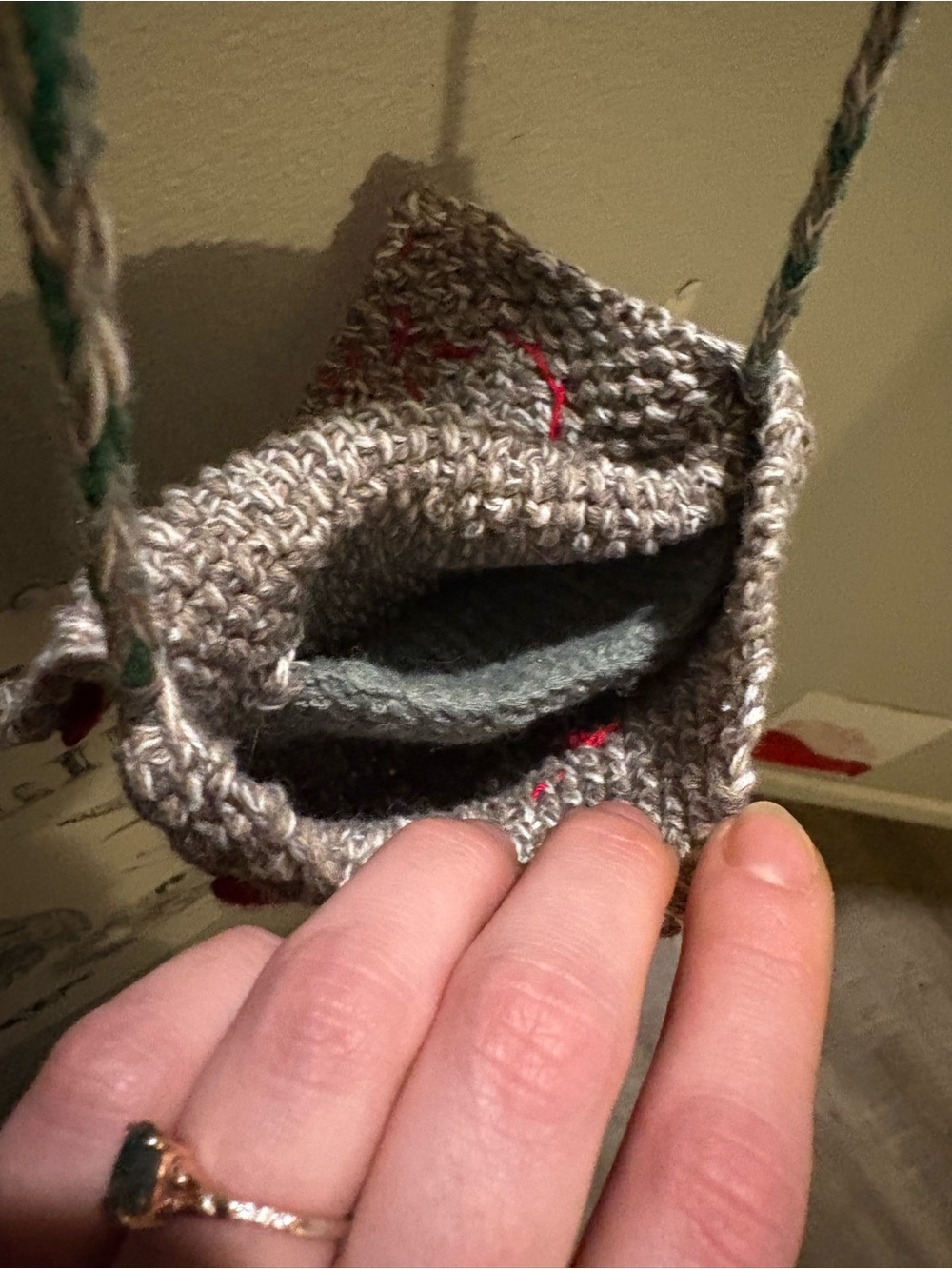 Handmade Crocheted Tomato Patch Crossbody Bag - Red & Green - Picture 5 of 6